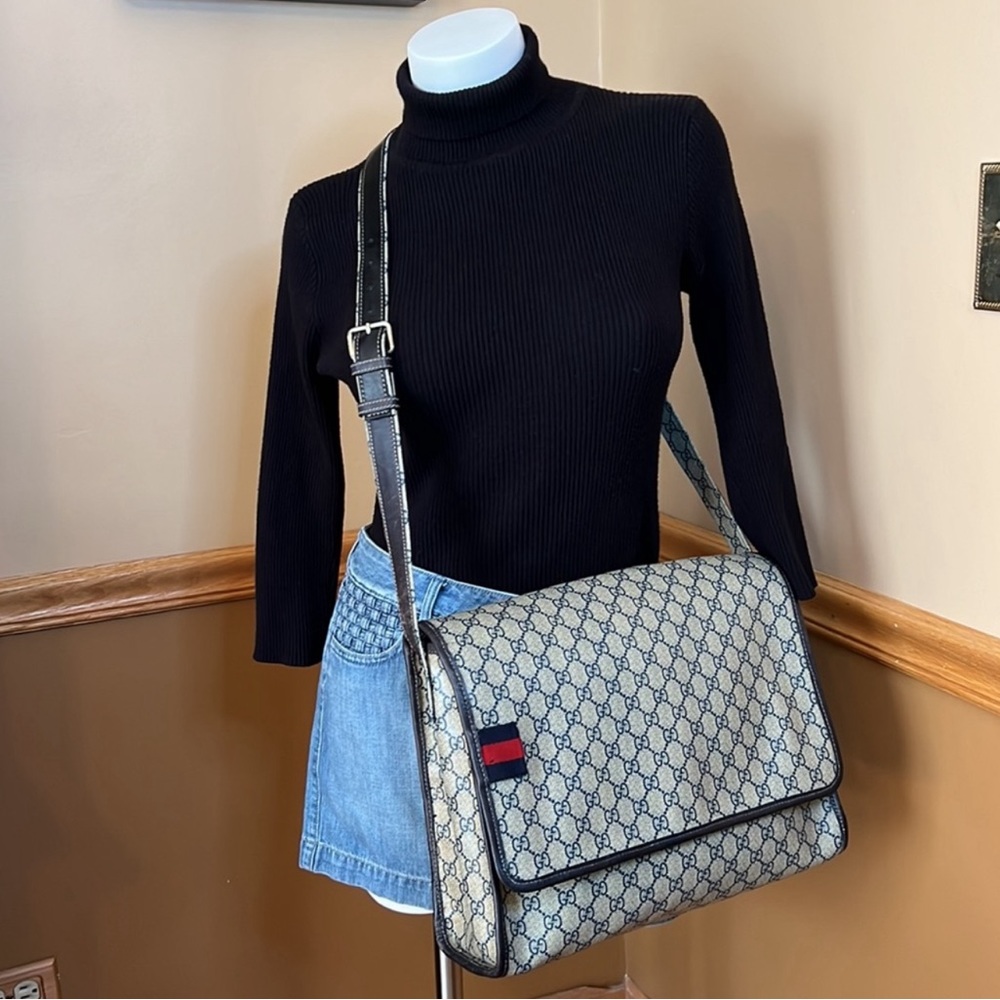 Gucci Beige GG Supreme Canvas Messenger Bag with Navy/Red Web